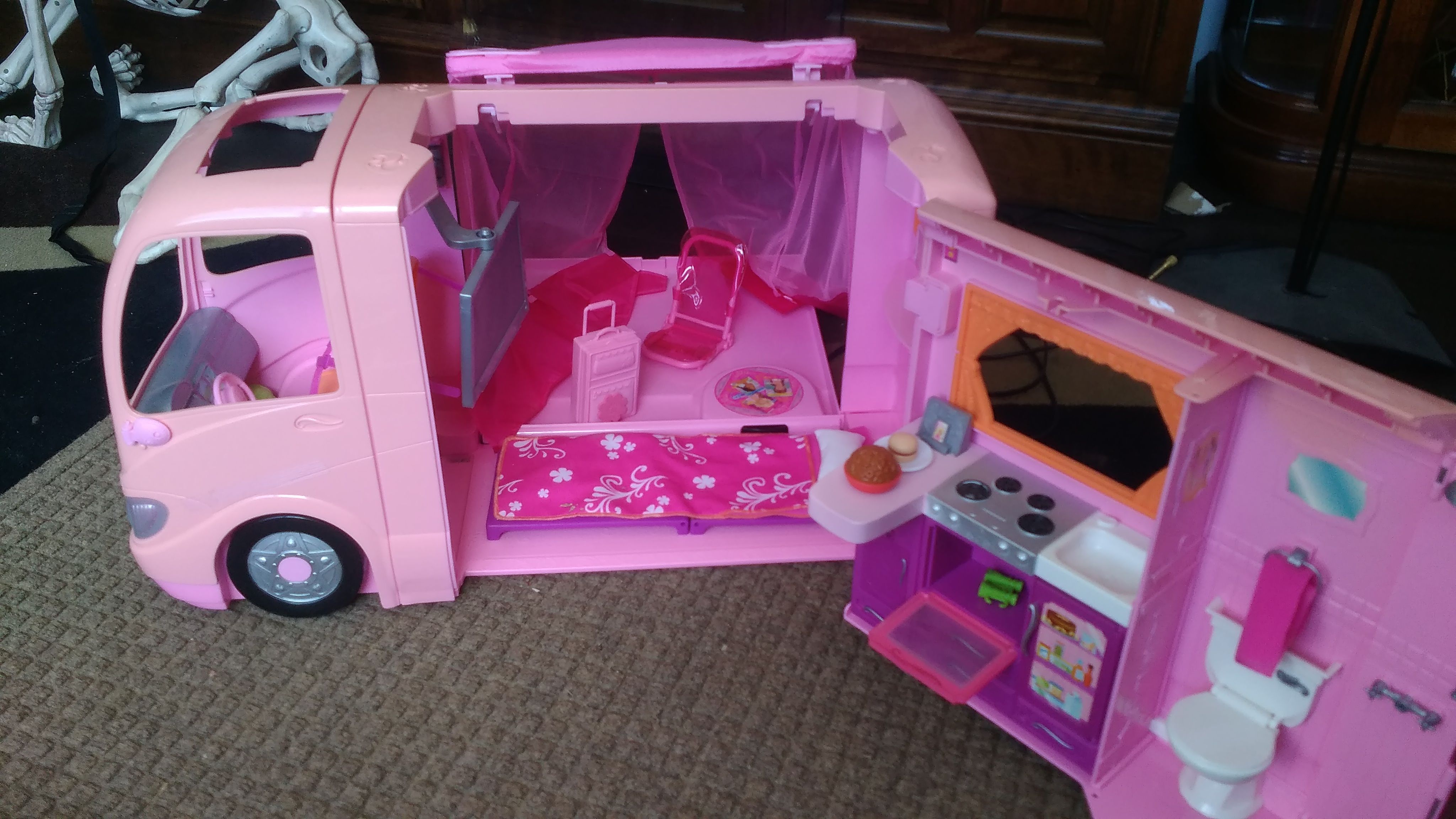 Vintage Barbie RV w/ kitchen bathroom and pop out tent