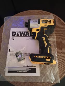 DeWalt XR taladro de impacto medida 1/4 lo sé una vez vendo solo la herramienta el precio es firme