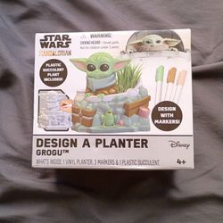 Star Wars Yoda Planter With Yoda Figure 