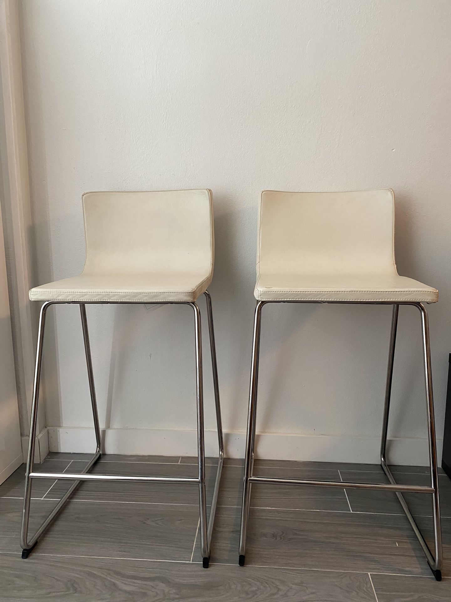 Bar stools . IKEA. Leather.