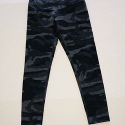 Women’s Camo Leggings Size Small 