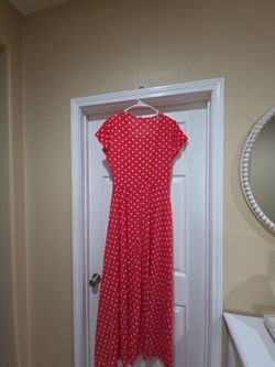 4 dresses 2 shirts womans lot