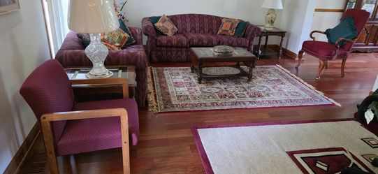 Traditional Living Room Furniture and Persian-Style Area Rug Red and Ivory
