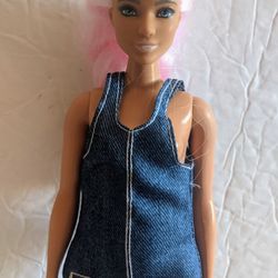 Barbie Fashionista Curvy Doll