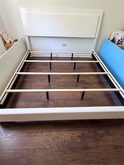 Coaster bed King Size excellent