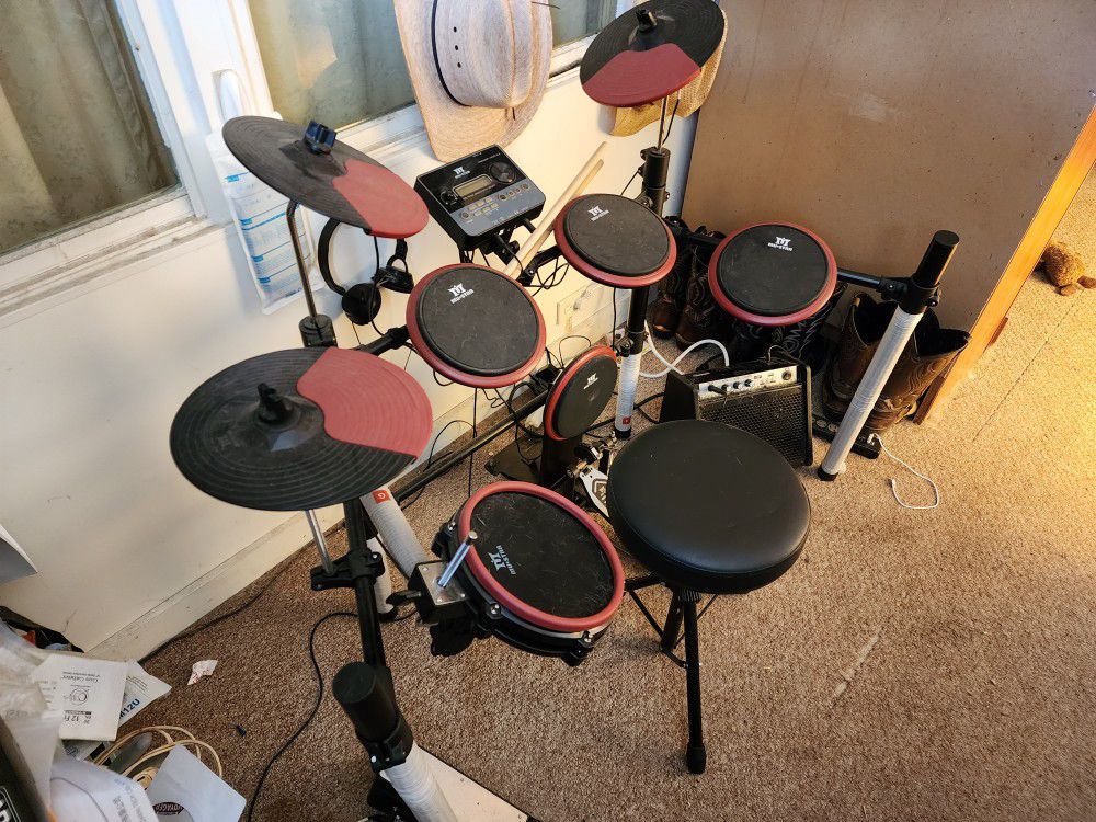 Mu×star 8 Piece Drum Set W/Amp