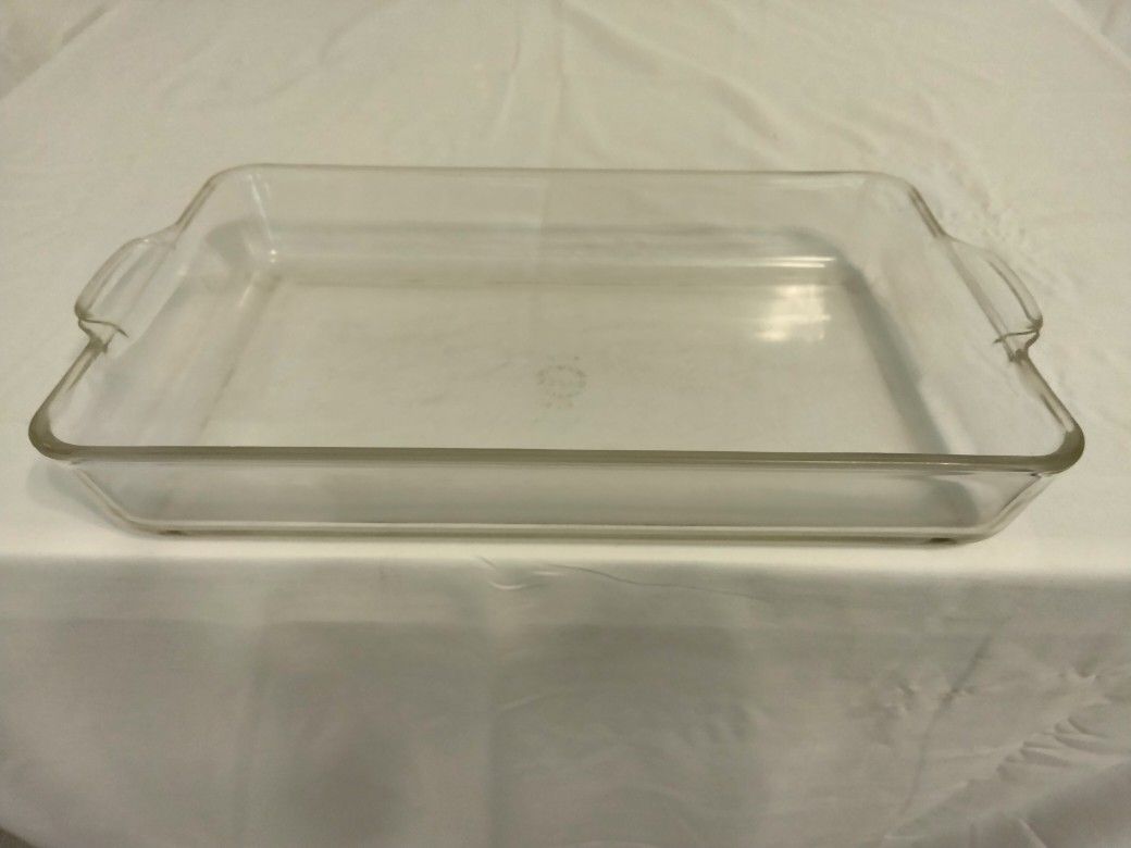 Vintage Pyrex Cake Pan #232 (2 Quarts)