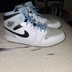 Men's Nike Air Jordan 1 Mid Shoes