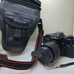 Minolta X-700 Black 35mm SLR W/ 70mm Lens + camera carry bag SLRcustom bag. black with carry shoulder strap