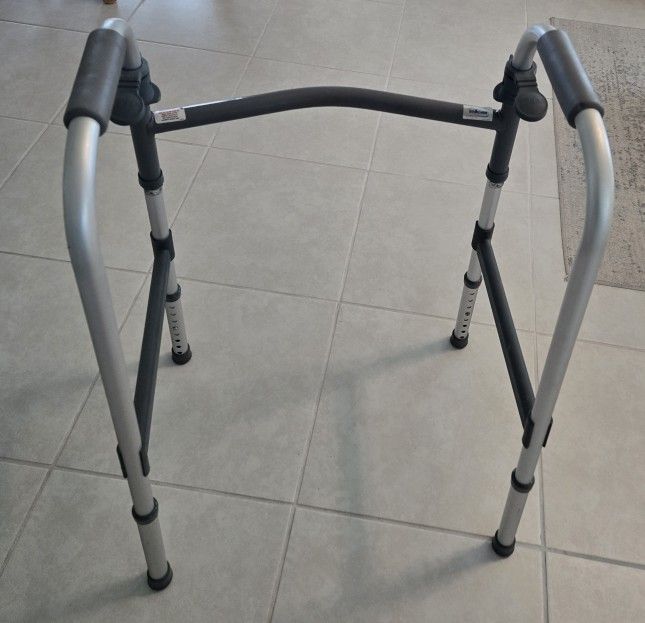 Folding walker