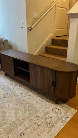 New TV Stand 70”