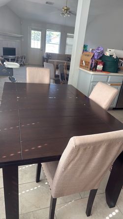 Dining Table & Chairs Set