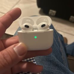 AirPods 3