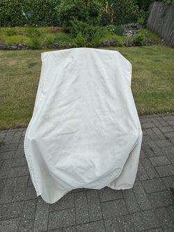 Outdoor Chairs and Round Table Covers
