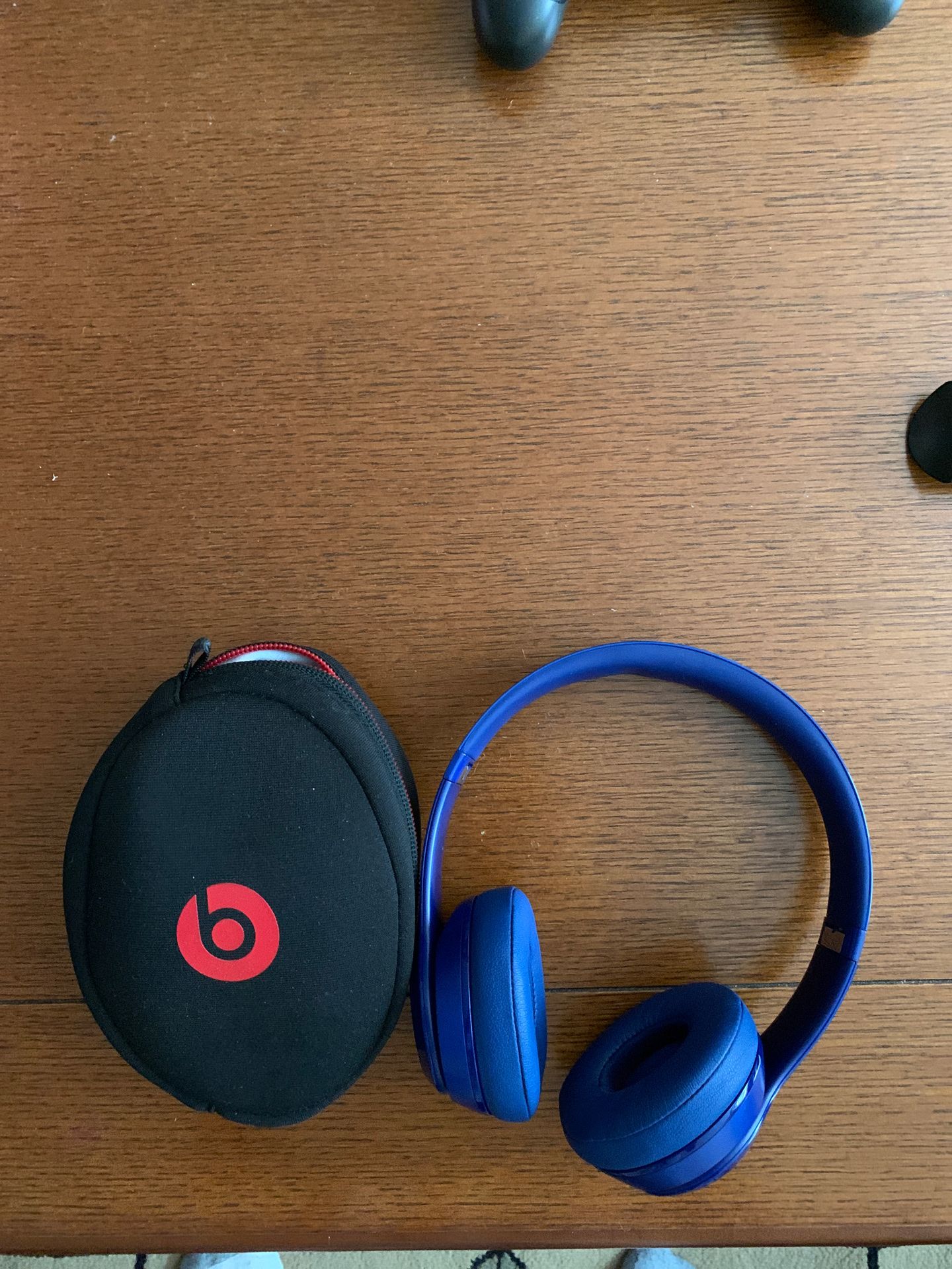 Beats solo 2 wireless. Great shape. With case.