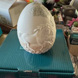 Lladro Limited Edition Egg Horse W/colt