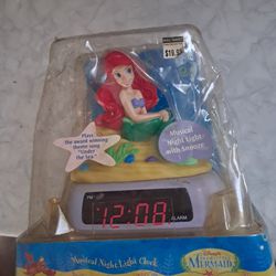 Vintage Fantasma Disney Little Mermaid Ariel Digital Alarm Clock NightLight


