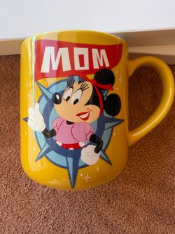 For this Mother’s Day New Minnie Mouse Disneyland MOM Sleeping Beauty Castle 17 Oz Mug