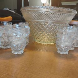 Anchor Hocking Crystal Punch Bowl With 18 Cups