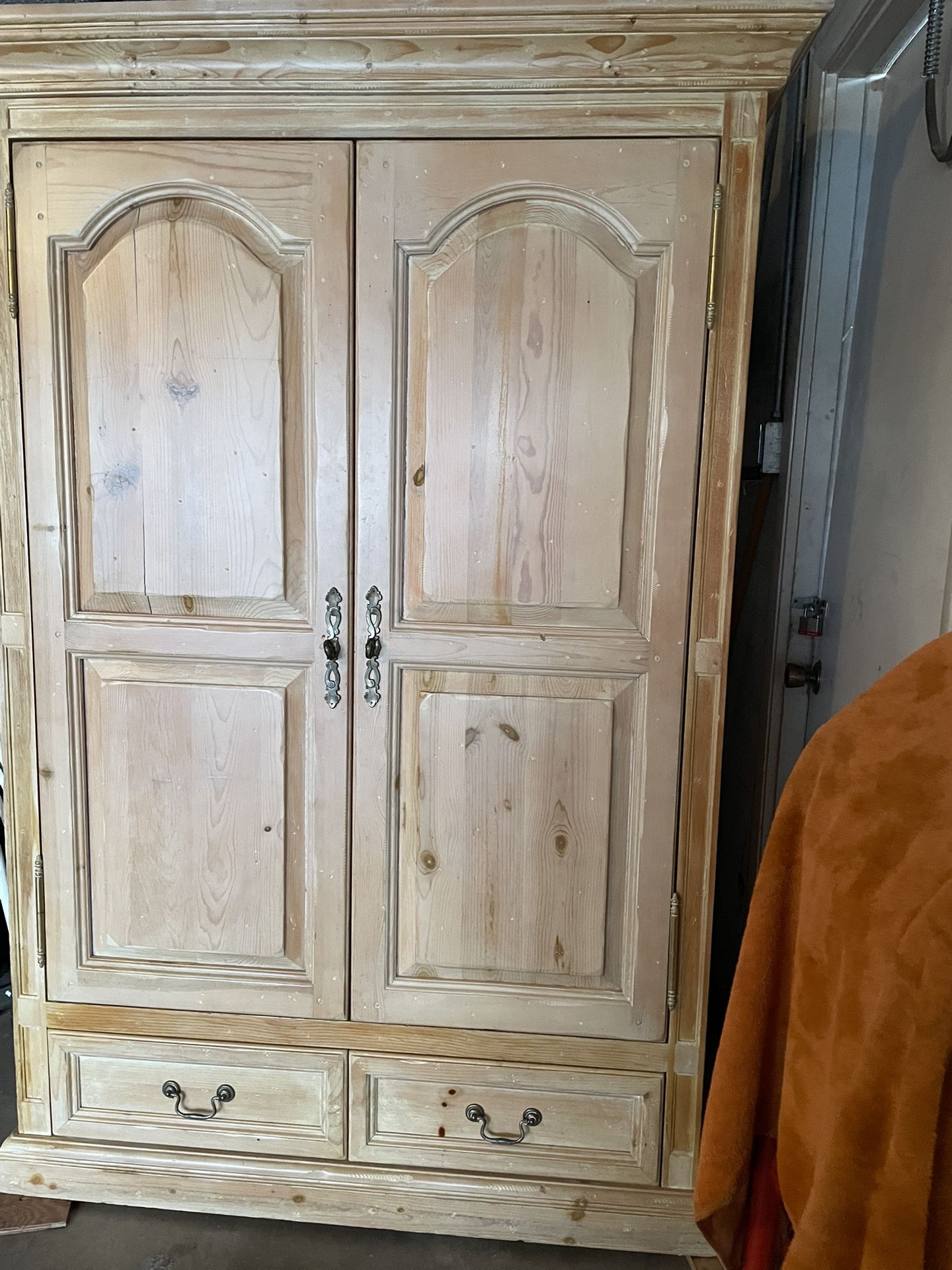 Armoire Dresser