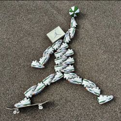 Jordan 4 Retro SB Pine Green