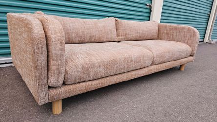 FREE DELIVERY!!! Crate & Barrel "Pershing"  Sofa  BEIGE ($2K + Retail...50% OFF!!!)