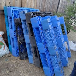 Free Stuff. Need gone ASAP.