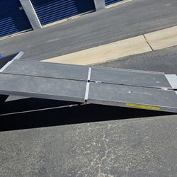 Aluminum Folding Ramp