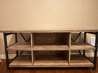TV Stand/Entertainment center