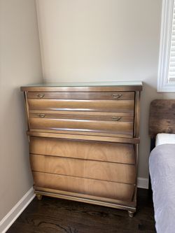 United Furniture Mid Century Modern Bedroom Set