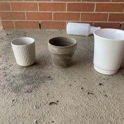 Assortment of Small Planters (3)