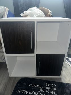 Modern 4 Unit Shelf Great Condition 