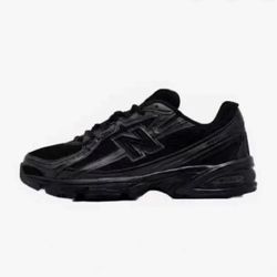 New Balance Black Cats 