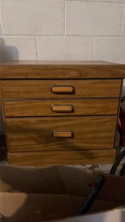 Nightstand/dresser