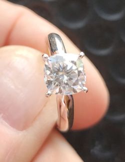 2.04 IGI Certified Diamond Ring in 14K white Gold