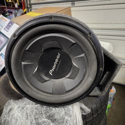 12 Inch Pioneer In Great Condition In A Tube And 8 Inch Dub In A Dub Box