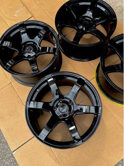 HMW 18 inch Gloss Black Wheels Set of 4