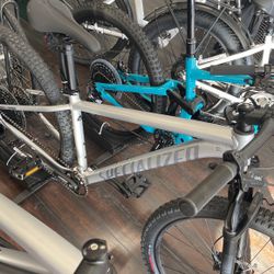 Specialized Rockhopper Expert 29” Mountain Bike