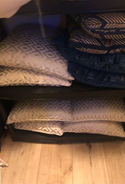 Decoration pillow I have lots of pillows give me a Offer