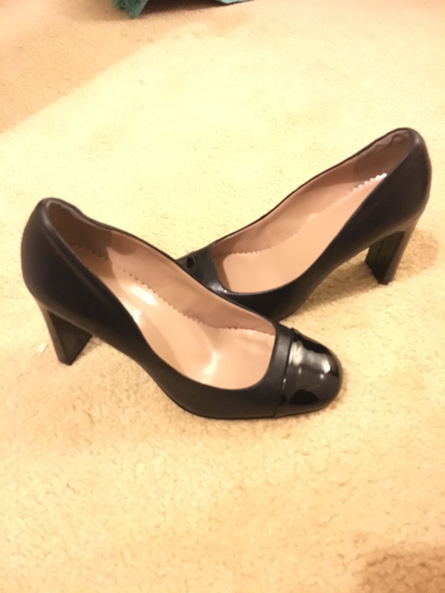 Ladies 6 1/2 shoe