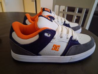 Brand new DC shoes size 1y