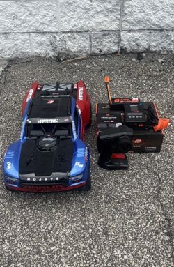 Arrma Mojave 4s with Spectrum Charger and Battery
