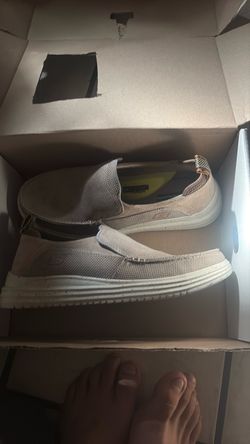 Mens sketchers size 10.5