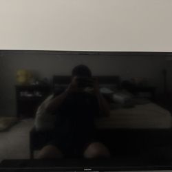 Samsung 40in Smart TV