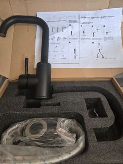 Single hole bathroom lavatory faucet