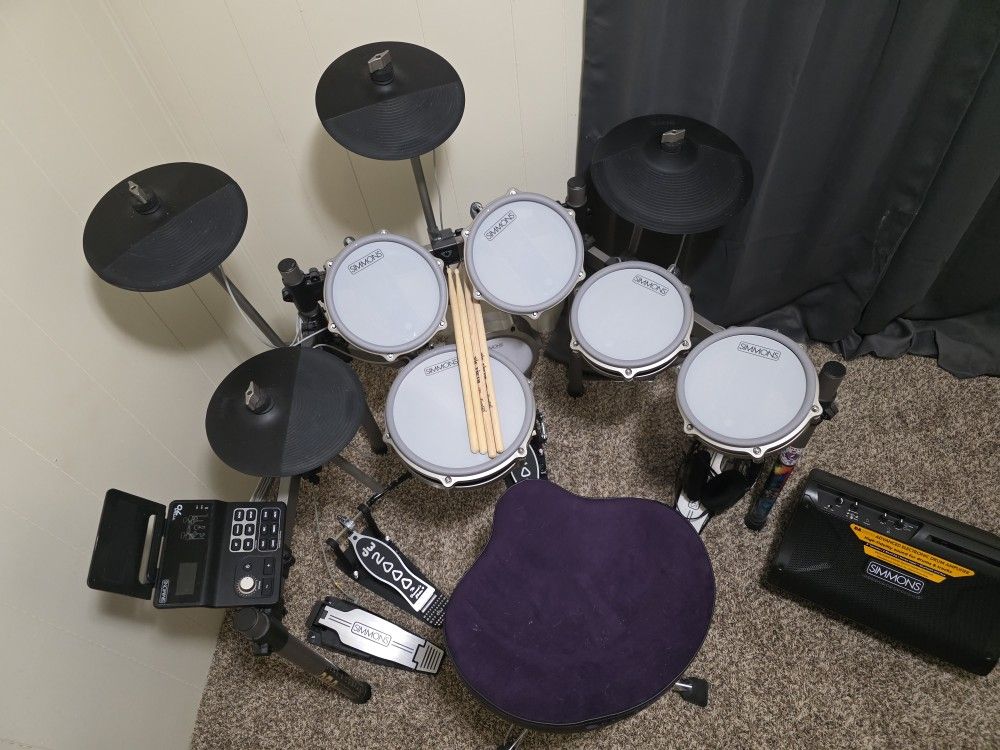 Electric Drum Set (Simmons Titan 70)