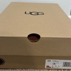 BNIB- Ugg Women’s Classic Mini II Cypt- Size7