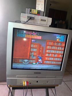 20in Magnavox dvd combo Crt Tv