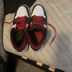 Selling Jordan 4 Size 11