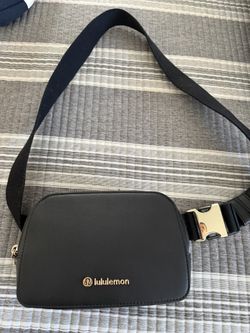 Lululemon Shoulder / Waistband Purse